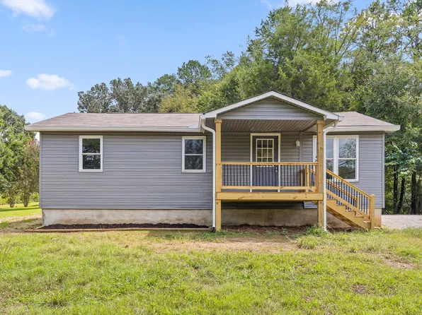 1700 Spradling Rd, Soddy Daisy, TN 37379