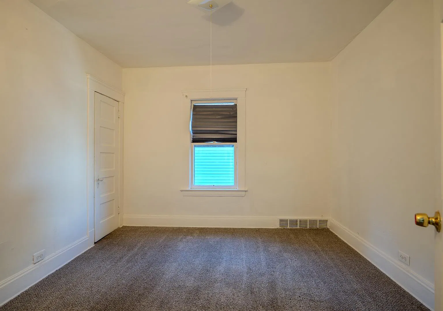 11711 Forest Ave - Up — Photo 2