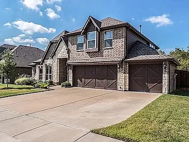 4 bed, 3266 sqft, $3,300 — Photo 2