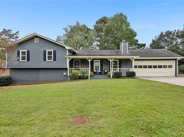 5176 Ashford Ct SW, Lilburn, GA 30047
