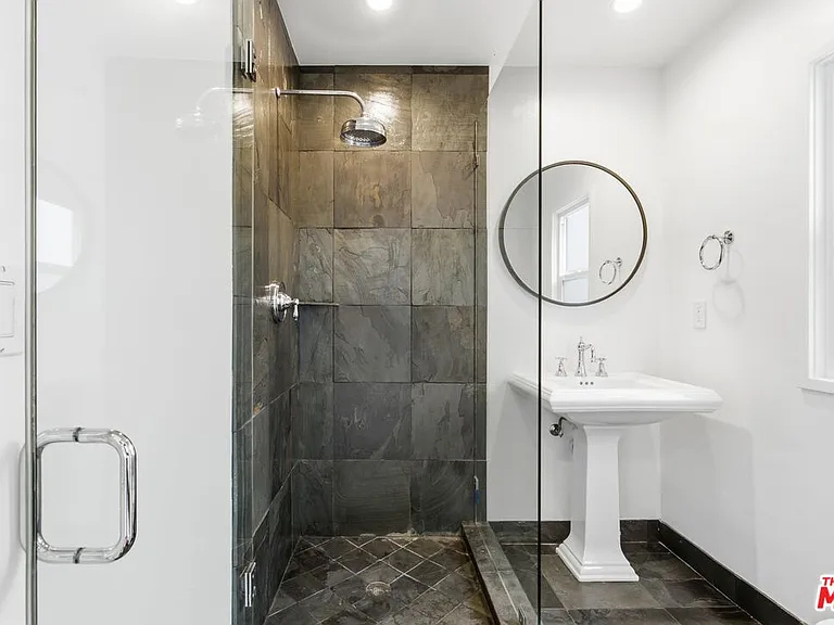 3476 Troy Dr — Photo 16