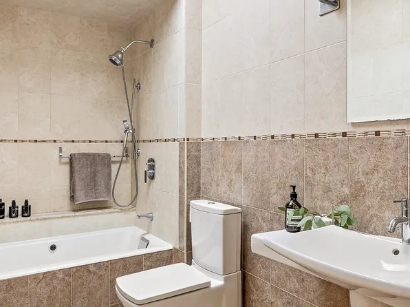 20 Stephens Court image 10 of 15