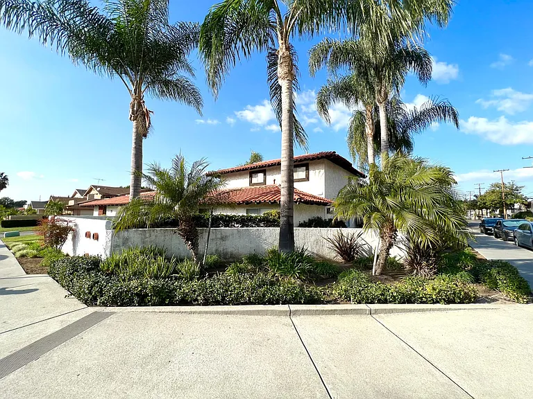 309 W Kelly Ave #B — Photo 3