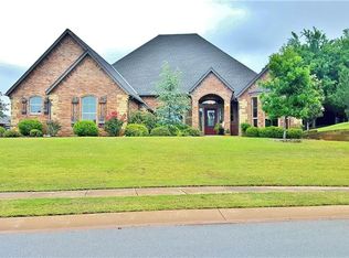 3004 Carriage Park Ln, Edmond, OK 73003