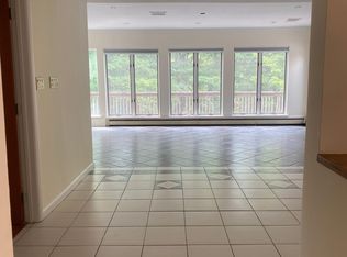 442 Armonk Rd, Mount Kisco, NY 10514