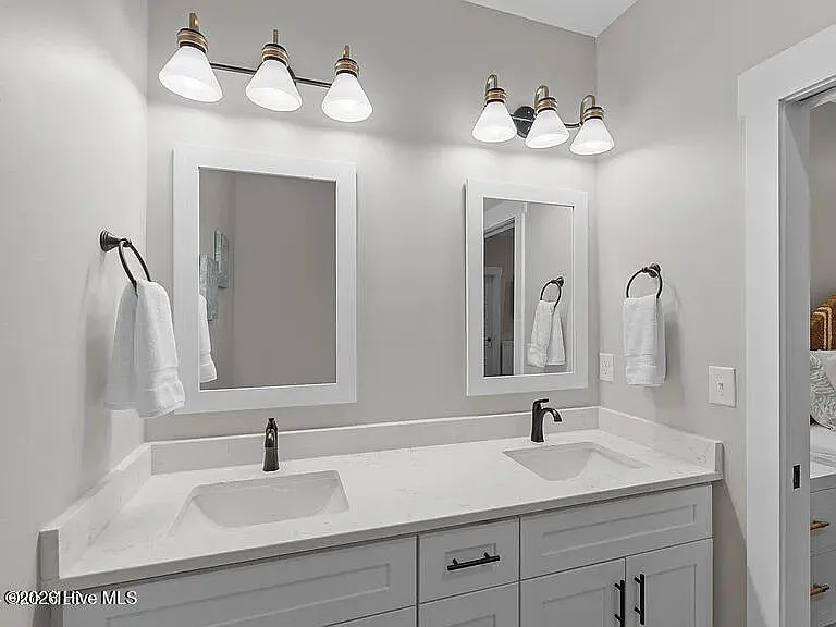 331 Live Oak St S #SOUTH — Photo 10