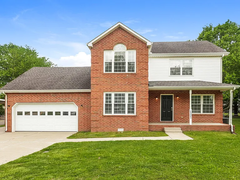 1327 Cason Ln — Photo 1