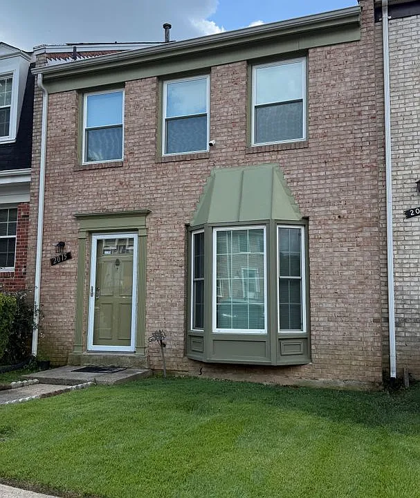 2015 Mayflower Dr
