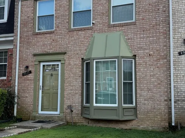 2015 Mayflower Dr, Woodbridge, VA 22192