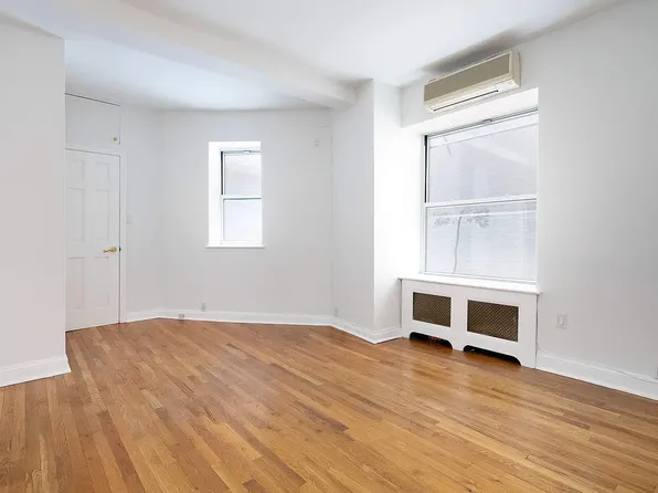 61 East 77th Street image 5 of 13