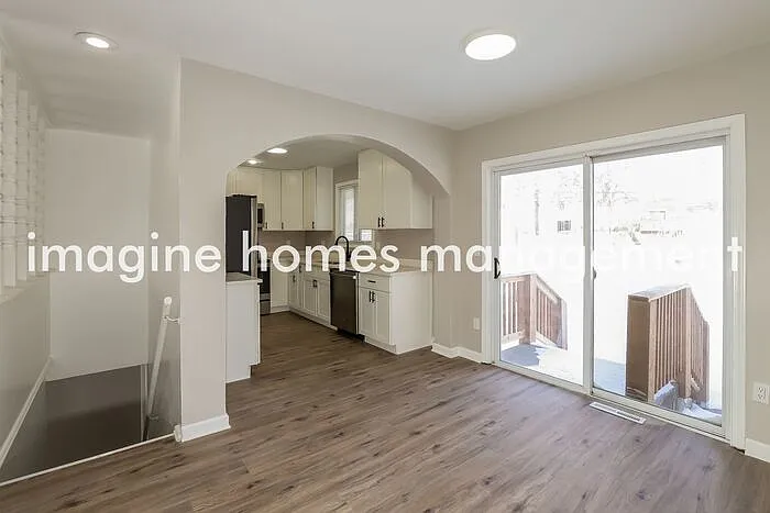 5104 NE 57th Ter — Photo 5
