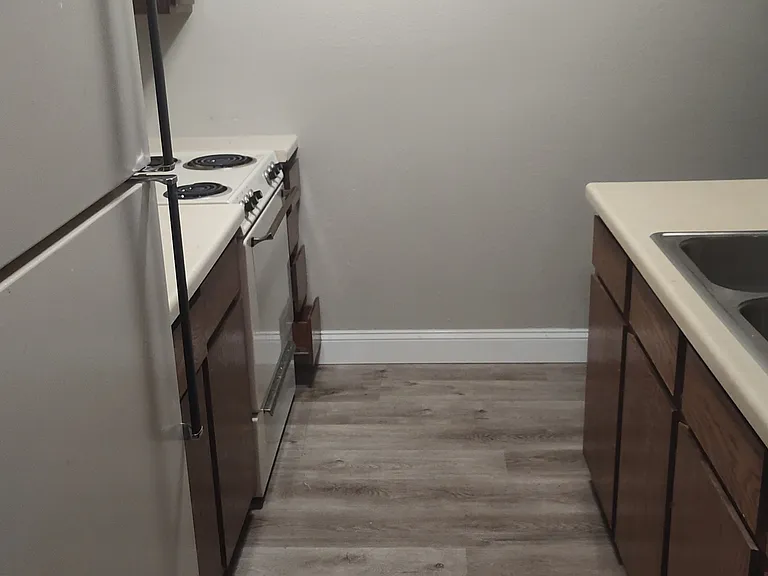 219 E Clayton Ave — Photo 5