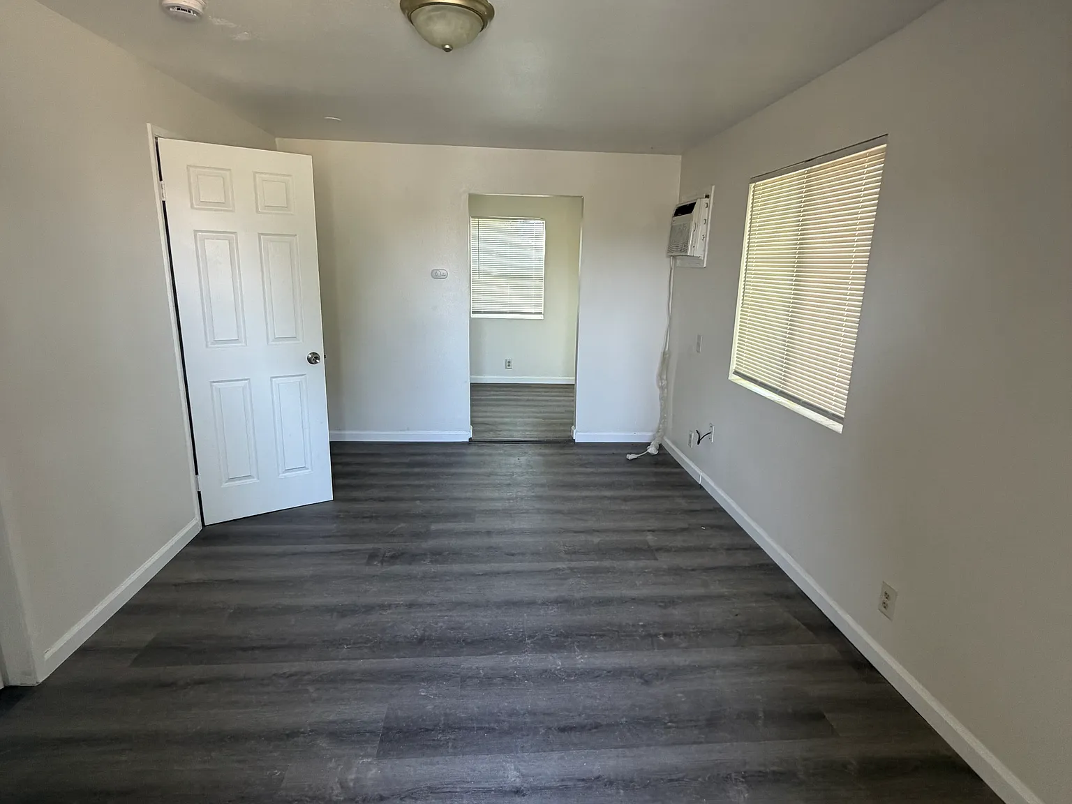 1 bed, 700 sqft, $1,150 — Photo 3
