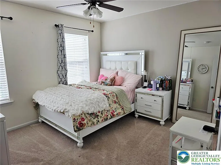 1052 Kingston Ln — Photo 49
