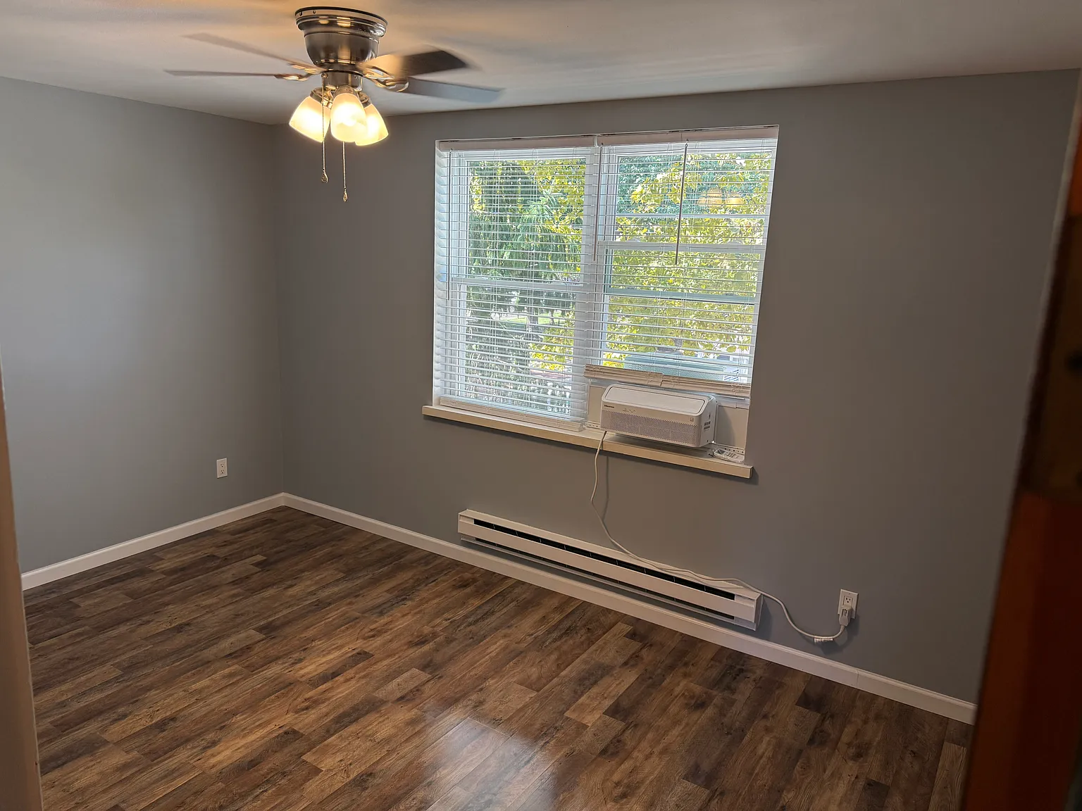 1 bed, 800 sqft, $1,350 — Photo 2