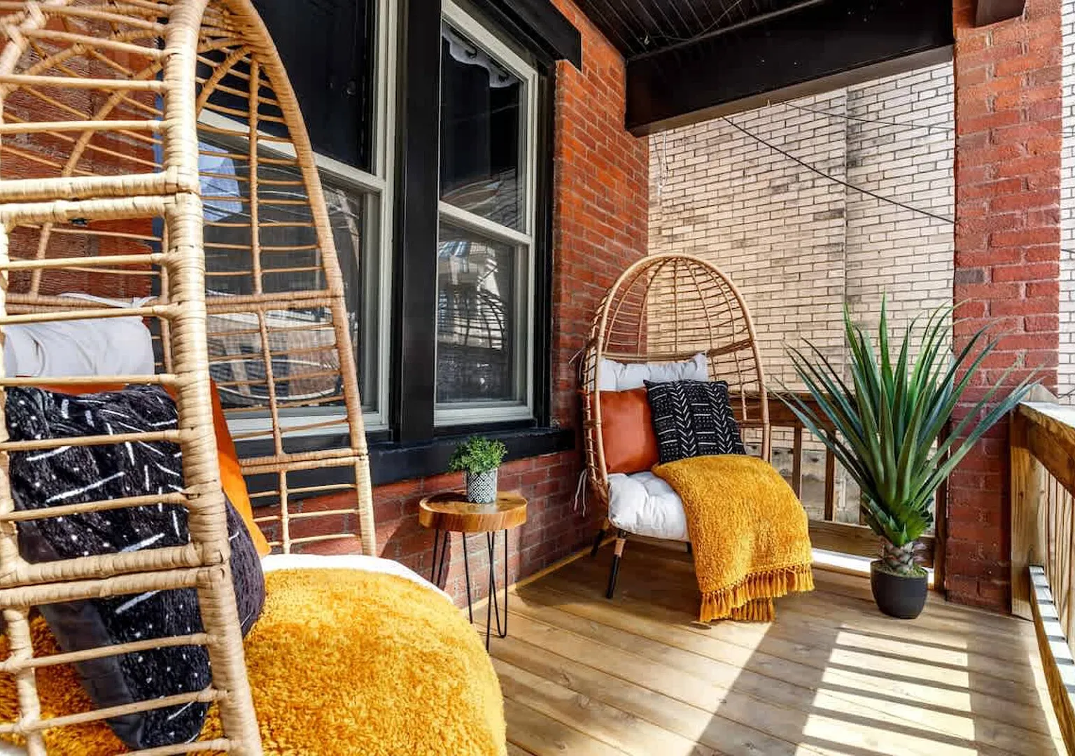 Jungle Nook by Jungle House | 5,800+ Reviews | Near Convention — Photo 2