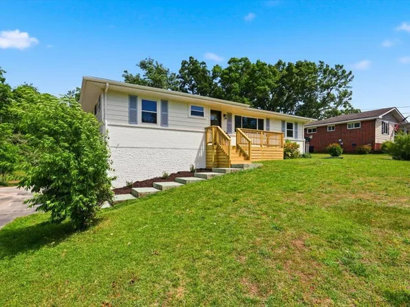 1012 W Lewis St, Rossville, GA 30741