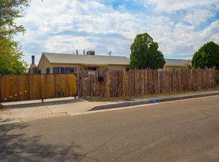 906 Palo Duro Ave NW, Albuquerque, NM 87107
