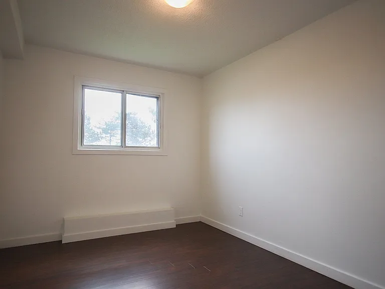 475 Lancaster St W #37 — Photo 9