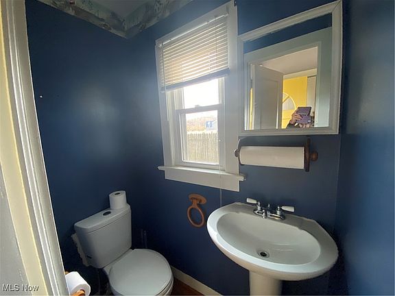 4th image of 130 Taylor St