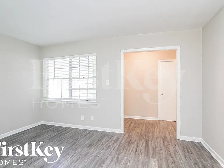 13322 Oak Leaf Ln — Photo 5