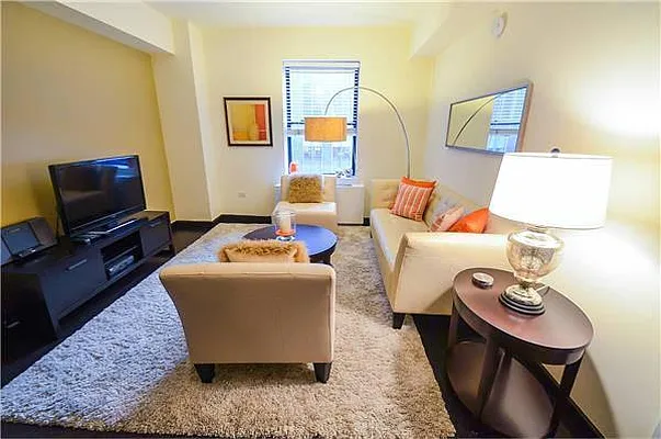 Rented by Global Realty Opportunities | media 13