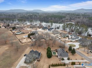 57 Peninsula Dr, Scottsboro, AL 35769