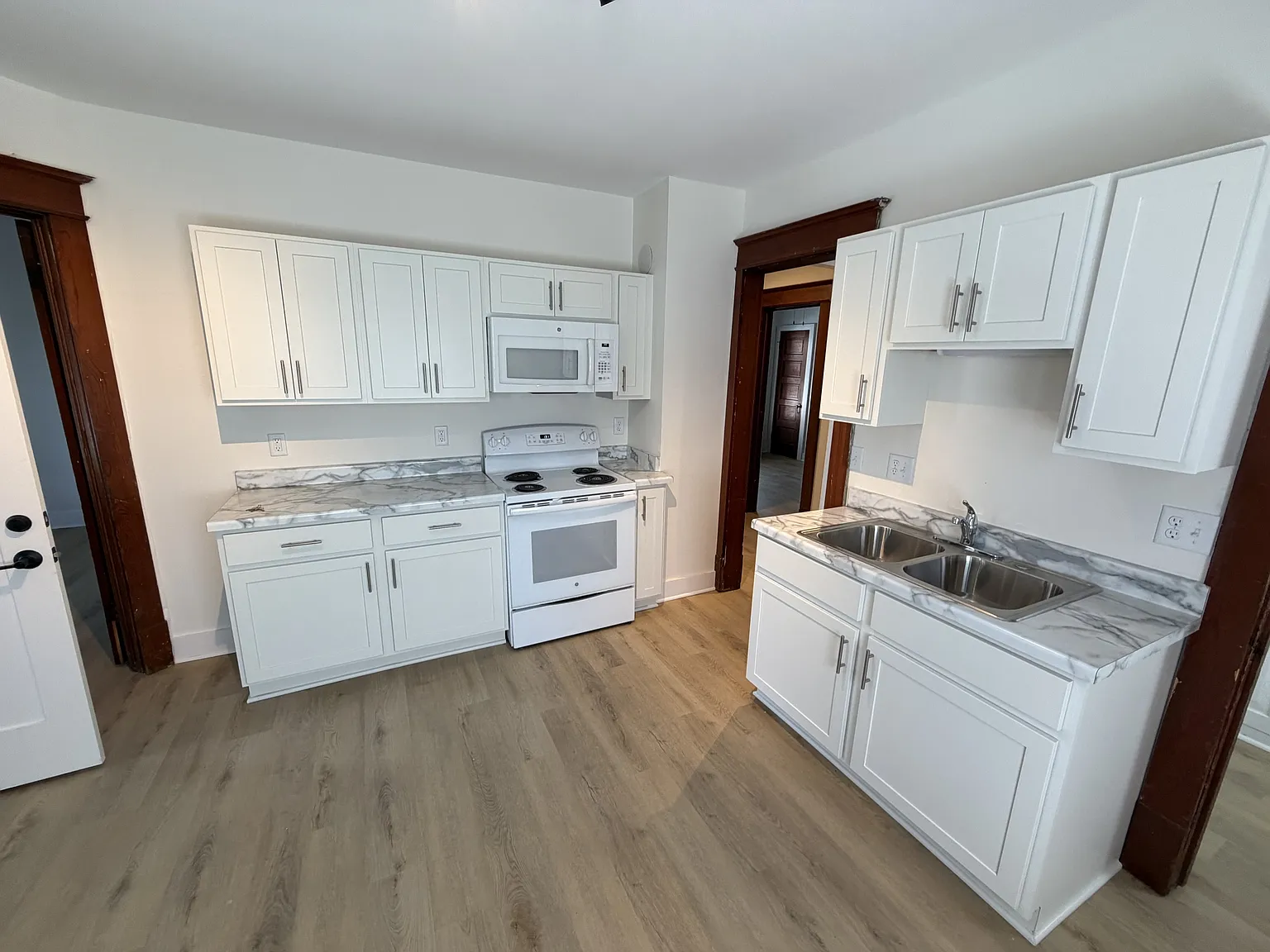 201 W Park Ave — Photo 1