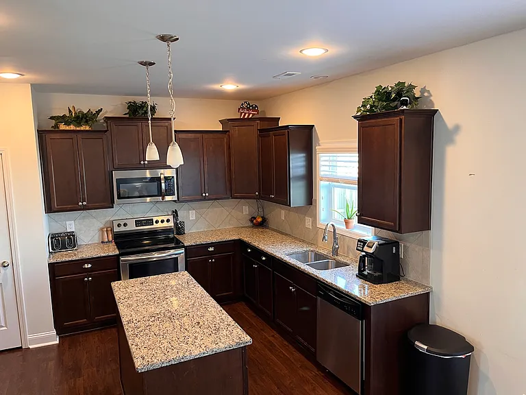 209 Brentmoor Dr — Photo 9