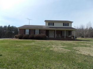 1958 Reeves Mill Rd, Mount Airy, NC 27030