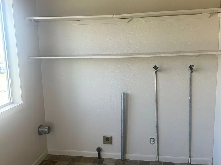 515 Jensen St — Photo 8