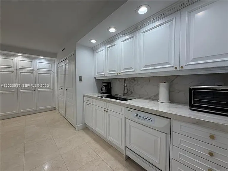 1111 Crandon Blvd #B1105 — Photo 14