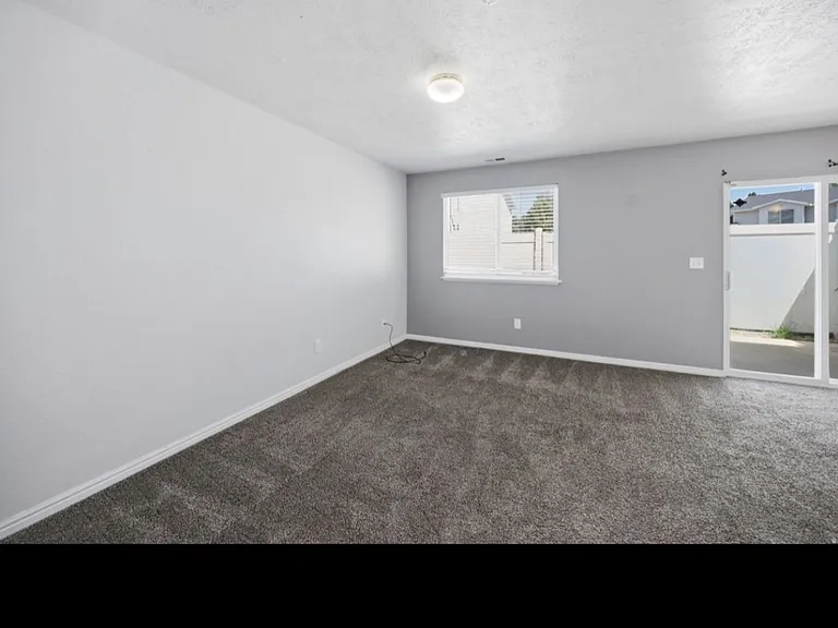 1436 W Mayapple Way — Photo 3