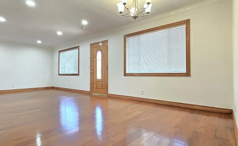 700 E Angeleno Ave — Photo 3