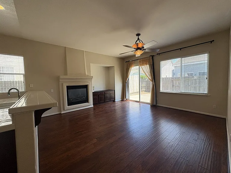 5637 Lilyview Way — Photo 10