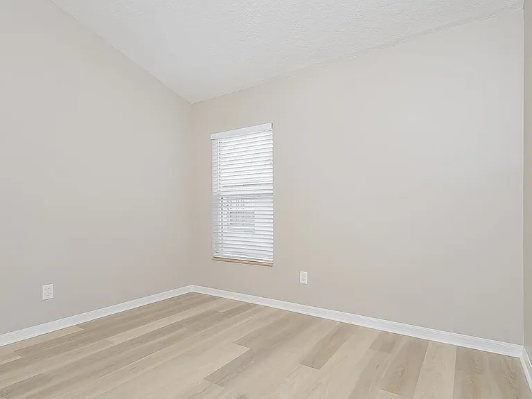 1221 Barclay Wood Dr — Photo 13
