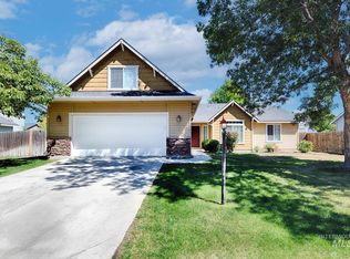 916 N Stronghold Ave, Meridian, ID 83642