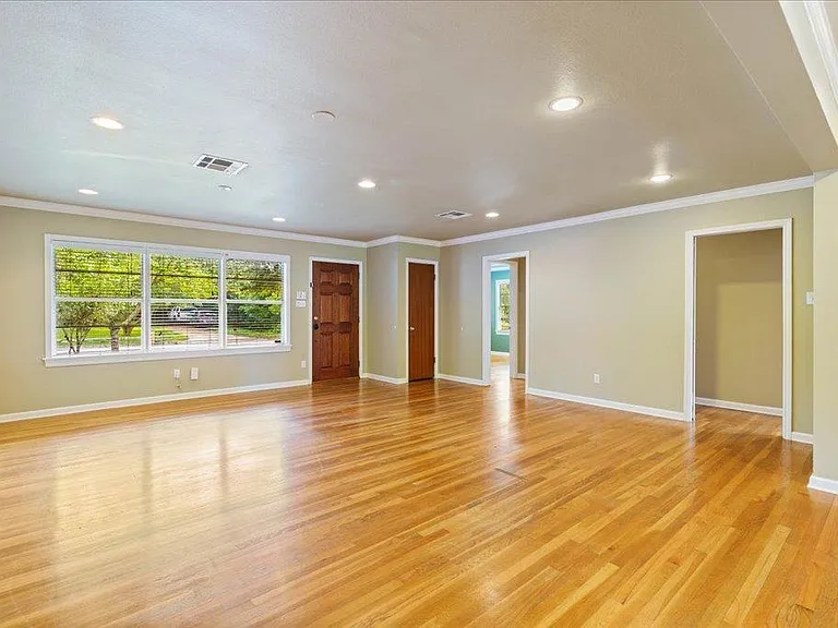 1205 Ruth Ave — Photo 4