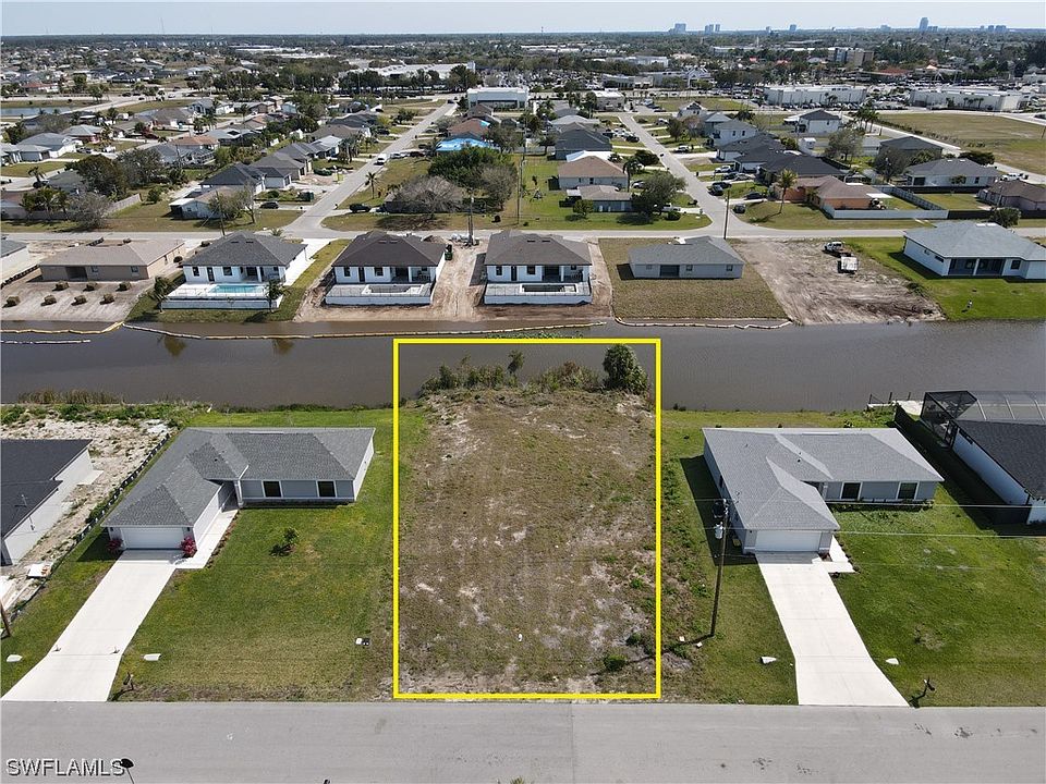 1st image of 919 NE 13th Pl