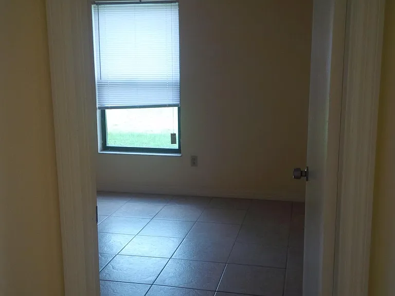 928 NW 57th Ct — Photo 12