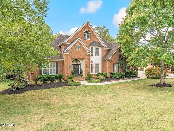 2nd image of 8828 Rosemont Blvd
