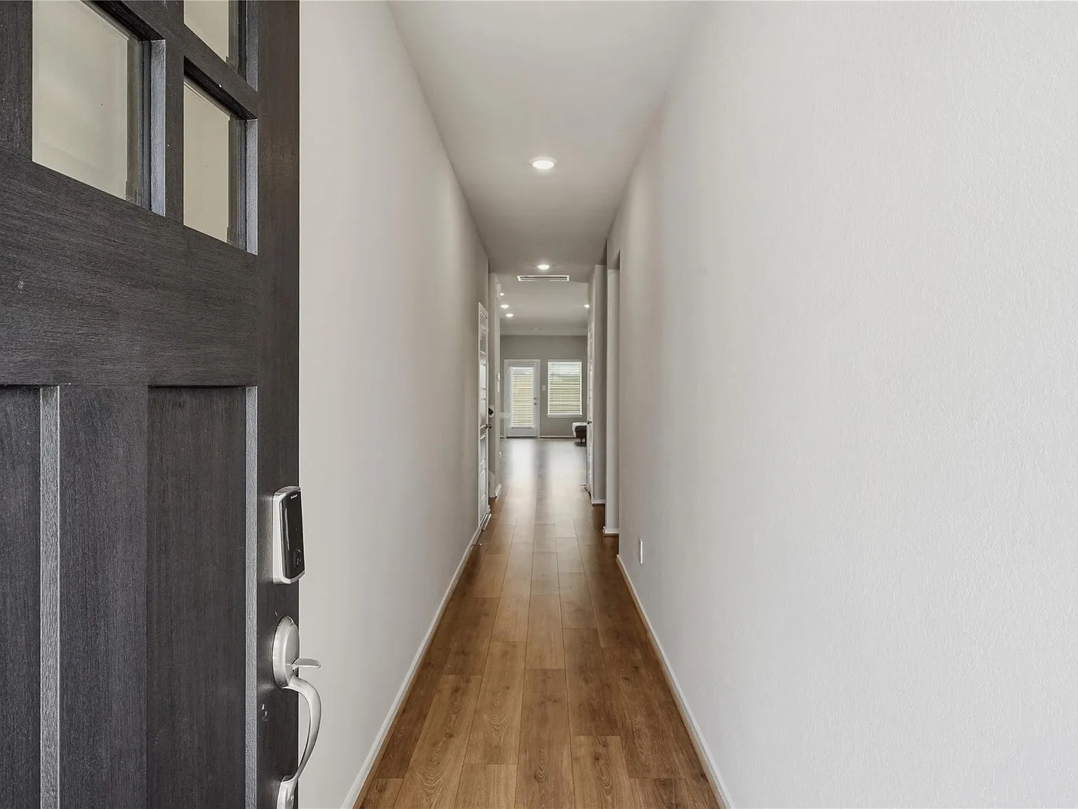 5 bed, 4.0 bath, $2,850 — Photo 2