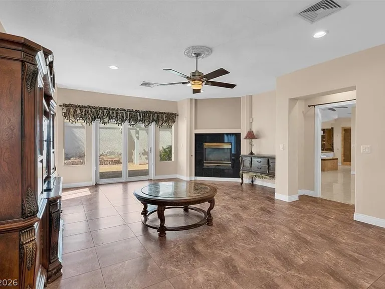 7956 Marbella Cir — Photo 7