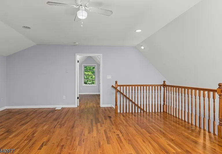 4 Gordon Ln — Photo 15