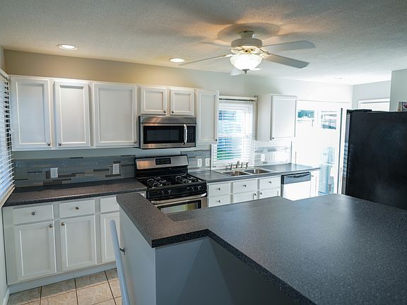 3rd image of 1202 Eastholme Ave