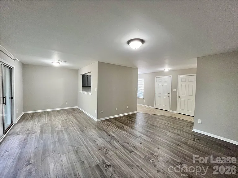2901 Iron Gate Ln — Photo 11