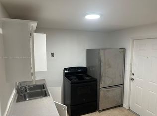 213 SW 11th St, Dania, FL 33004