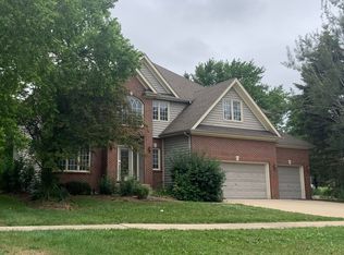 2900 Clarissa Ln, Aurora, IL 60502