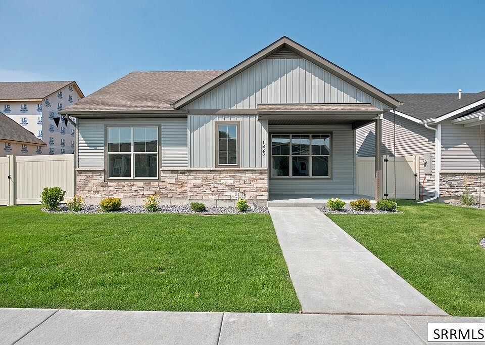 1st image of 1823 Clarity Ln