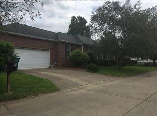 4 Dover St, Winfield, WV 25213